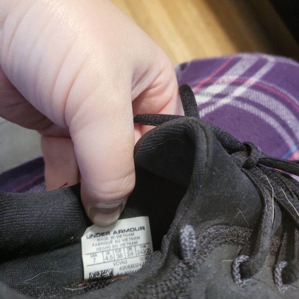 Under Armor Charged Sneakers View 4